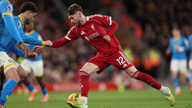 梅西再创纪录引全场欢呼