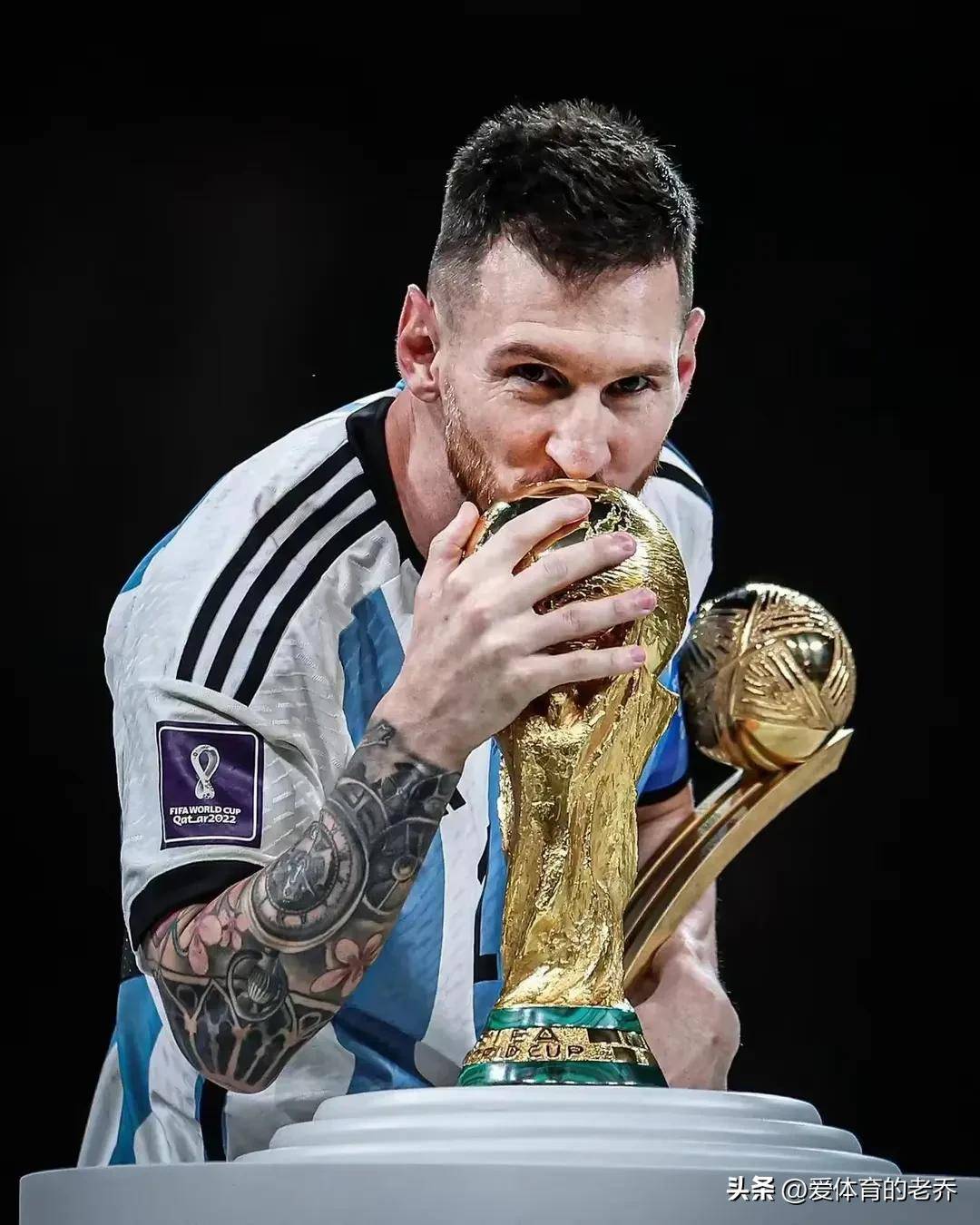 天空体育：伊萨克抵达纽卡训练基地，纽卡其他球员今日放假