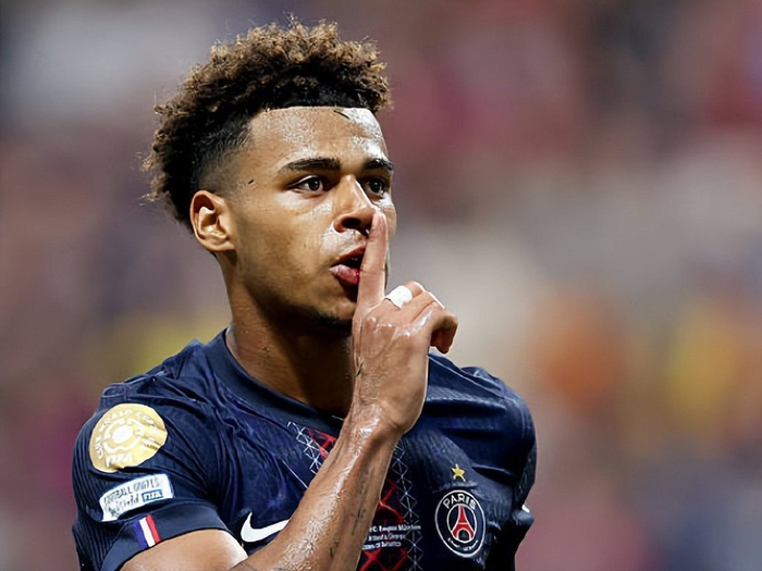 狄龙：裁判在判罚时偷笑，这种行为应该被审查