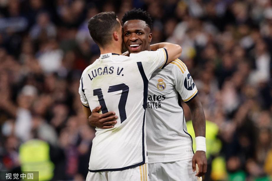 上半场太拉！唐斯14中6空砍24分8篮板3助攻