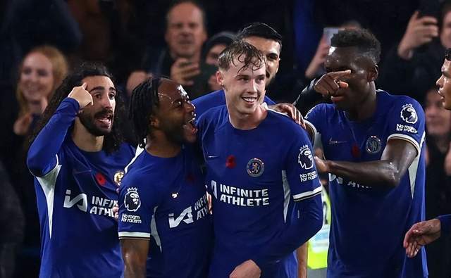 湖人队这赛季打关键球挺稳啊！