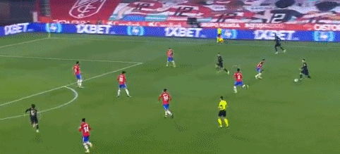 德天空：曼联已向莱比锡明确表示，他们仍在对谢什科的竞争中